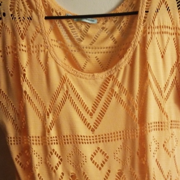 Laser Cut Top - Picture 3 of 3